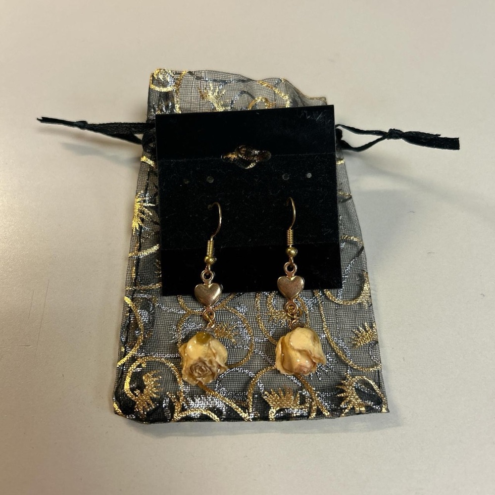 Flower earrings 💐 - Picture 2 of 5